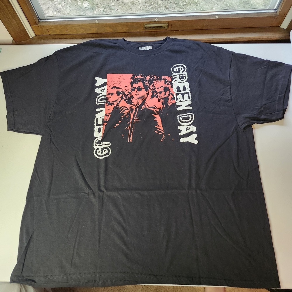 NWOT XXL  Green Day Red Print SS Shirt  Adult Punk 100% Cotton
